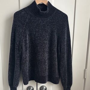 FINAL PRICE DONATING SOON Loft Size M Velour Turtleneck Sweater Like New